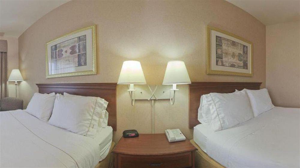 Holiday Inn Express Hotel & Suites Gillette By Ihg Buitenkant foto