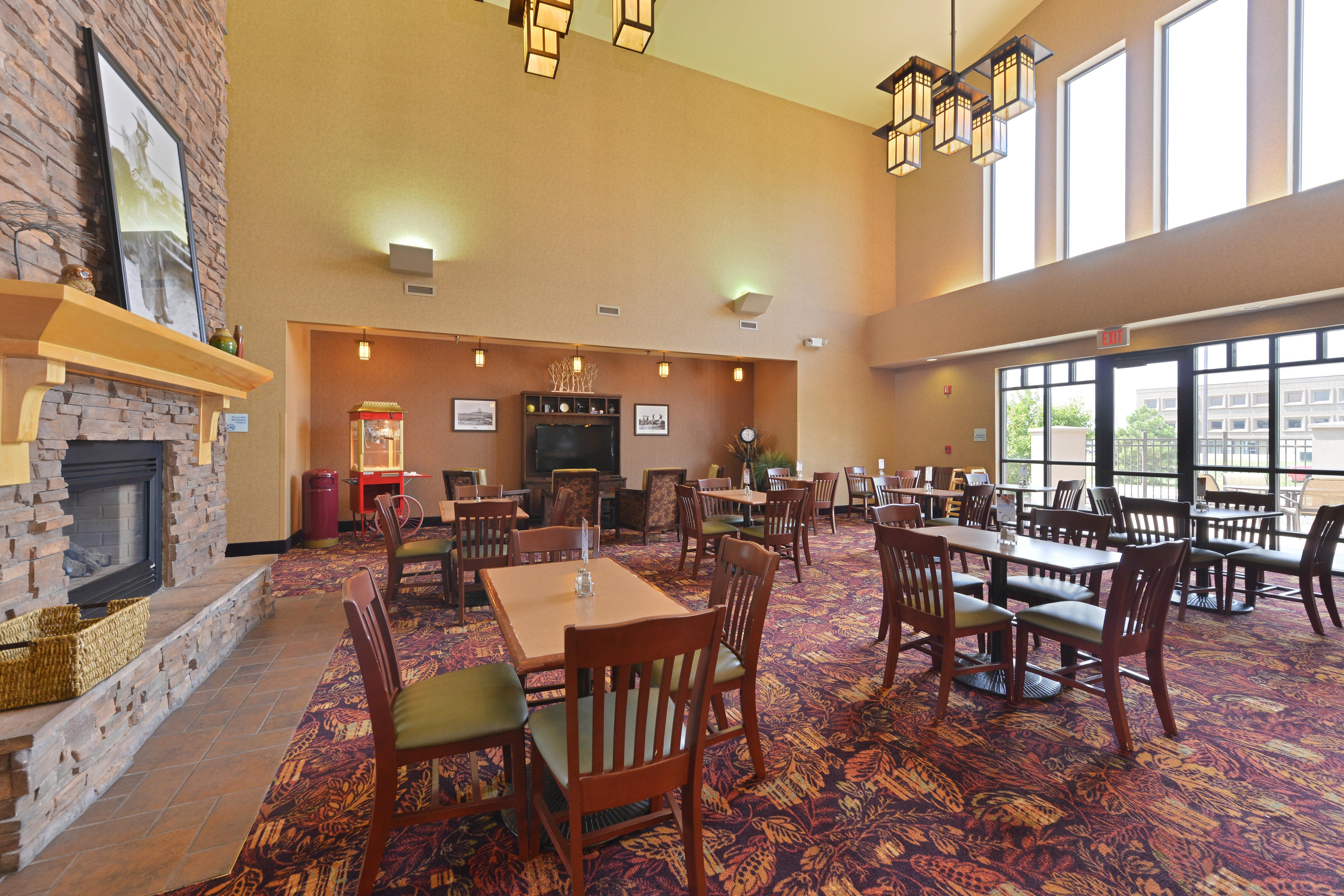 Holiday Inn Express Hotel & Suites Gillette By Ihg Buitenkant foto