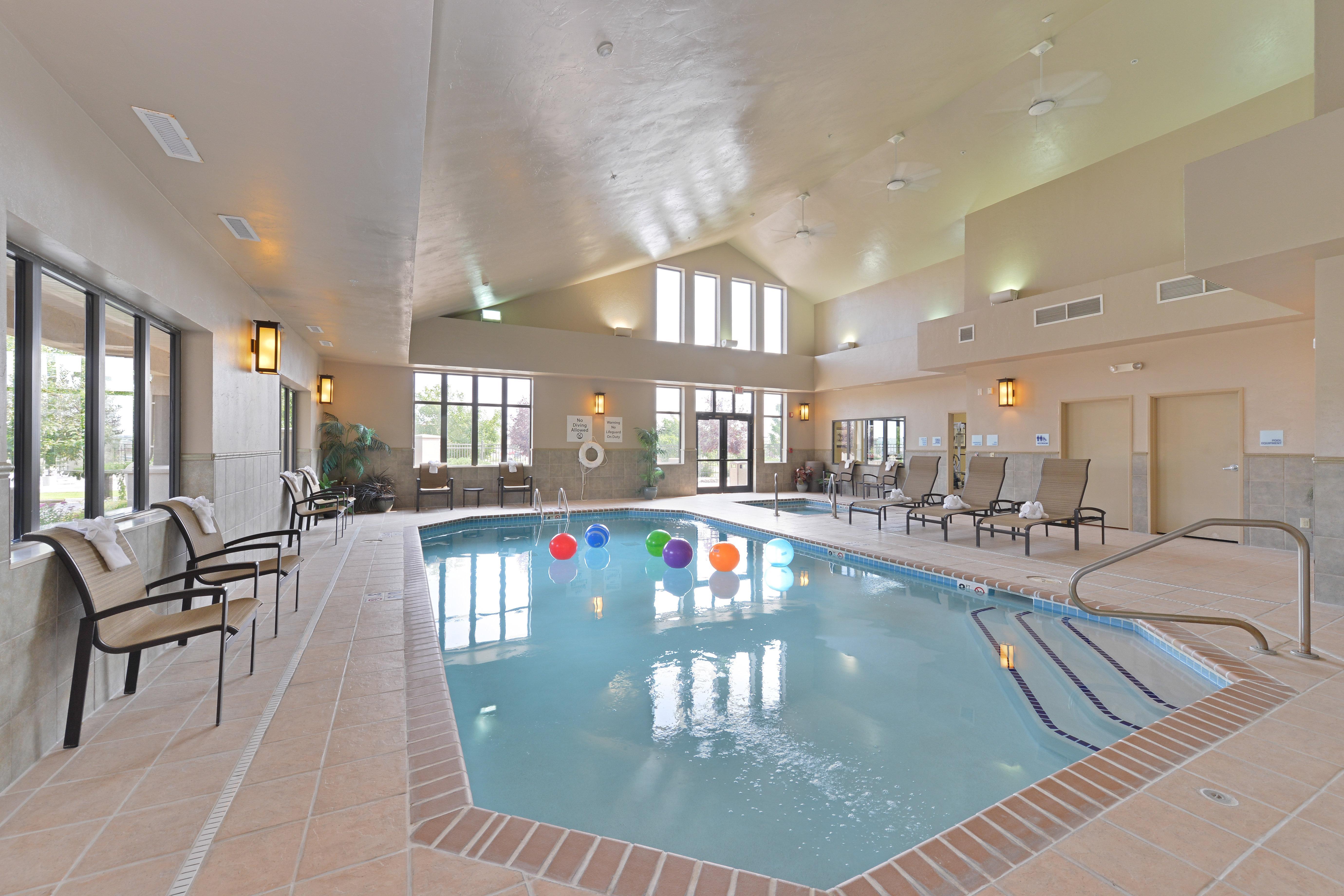 Holiday Inn Express Hotel & Suites Gillette By Ihg Buitenkant foto