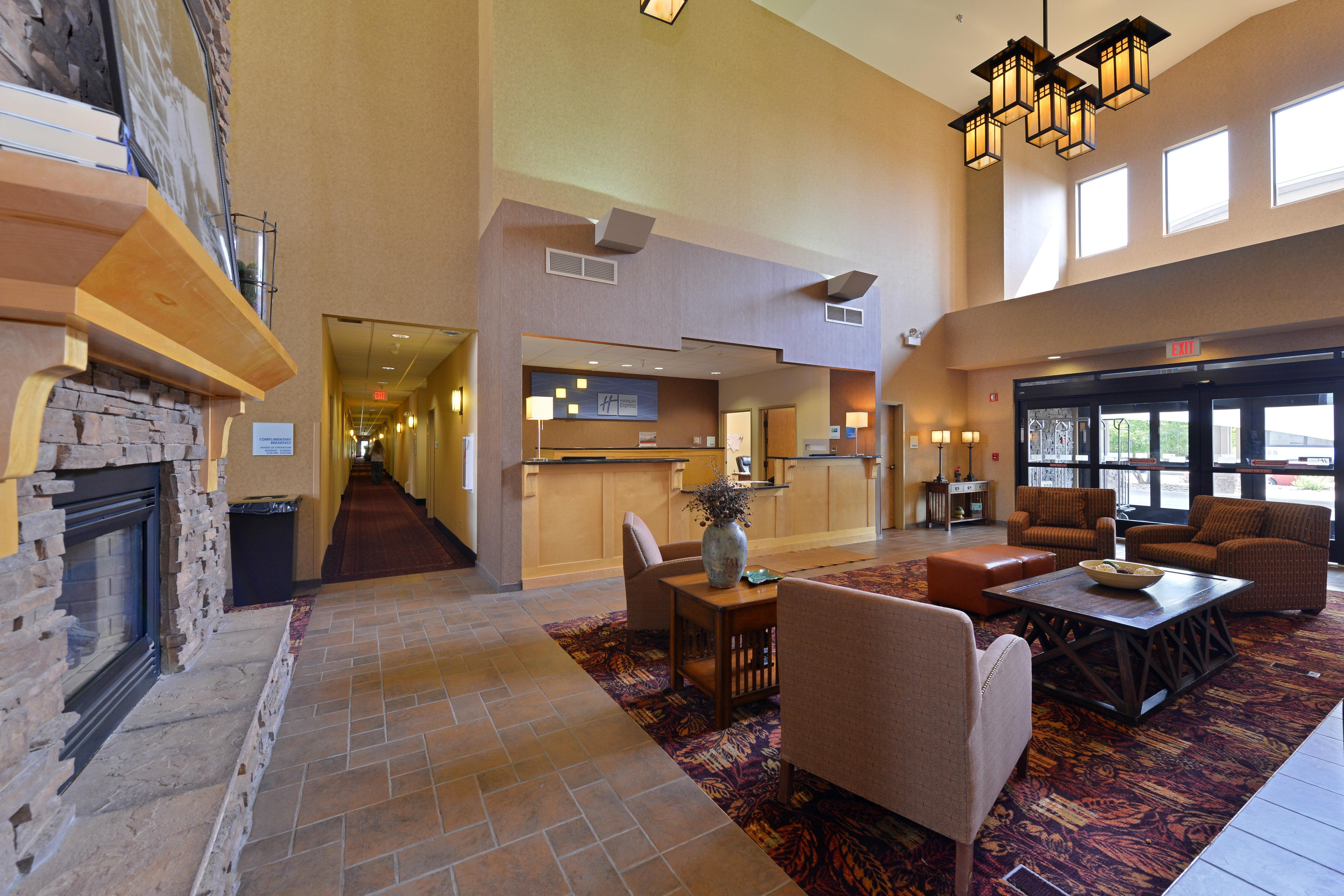 Holiday Inn Express Hotel & Suites Gillette By Ihg Buitenkant foto