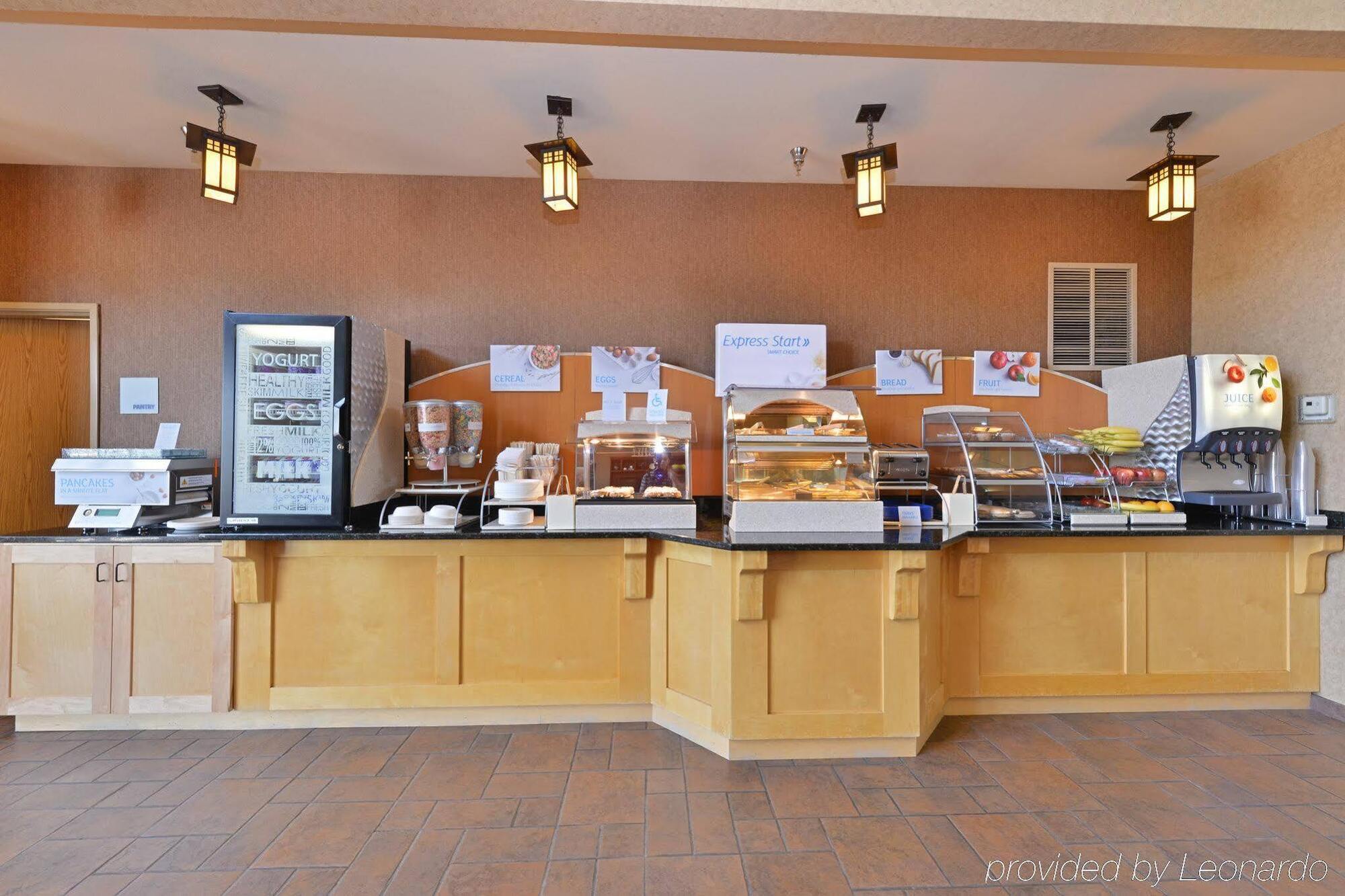 Holiday Inn Express Hotel & Suites Gillette By Ihg Buitenkant foto